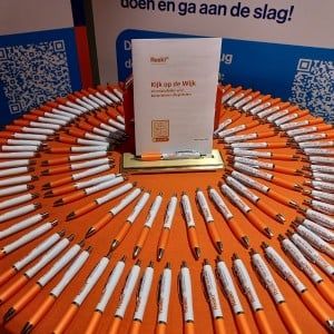 Ontwerp van pennen met logo