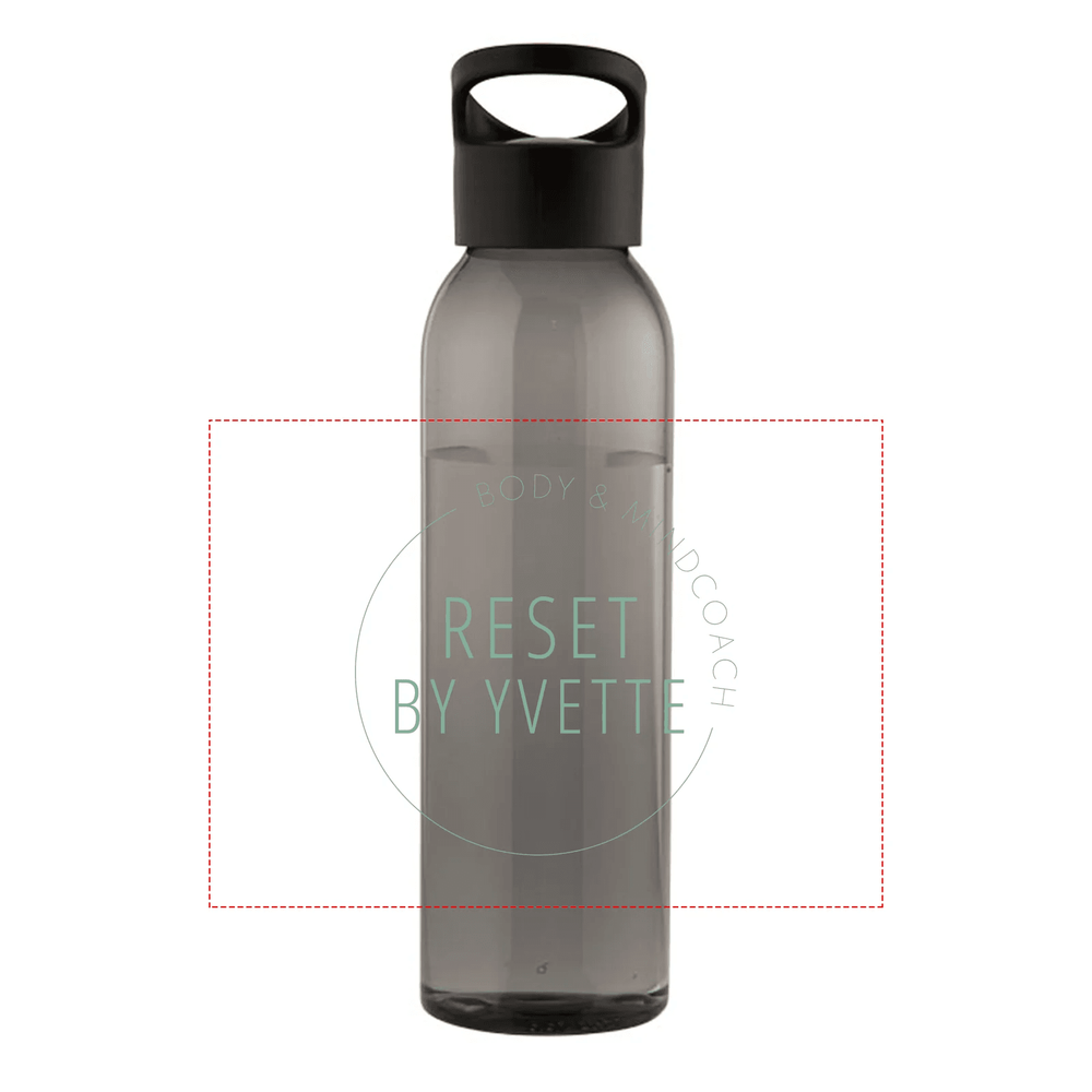 Sky drinkfles met logo op tafel